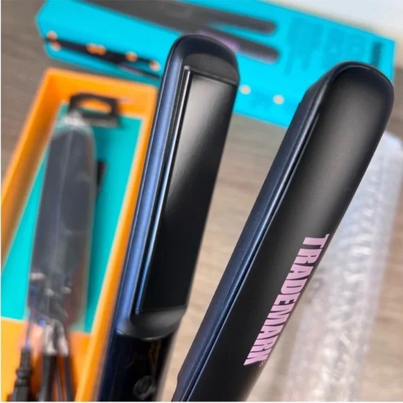 Trademark Beauty Cosmic Iron Ceramic 1 Inch Black Hair Straightener - Picture 5 of 14